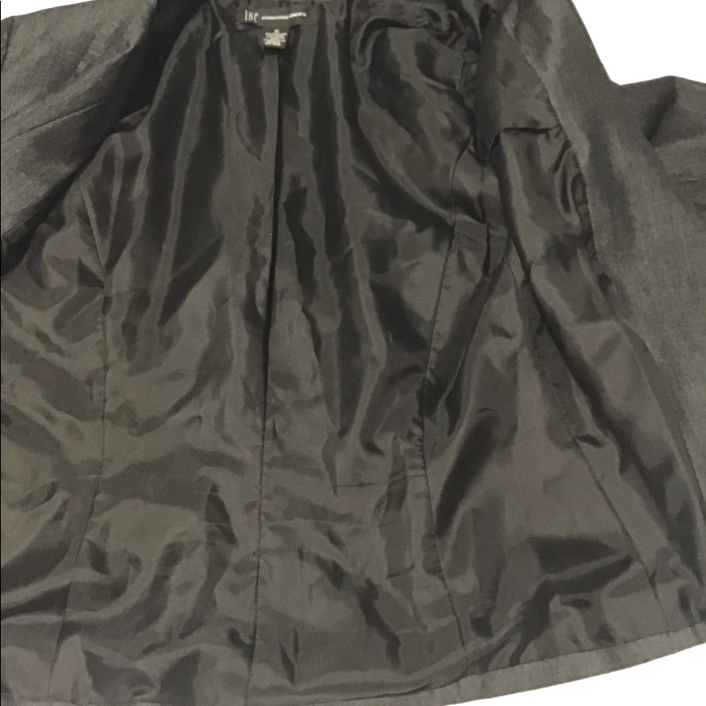 Blazer - Picture 7 of 7